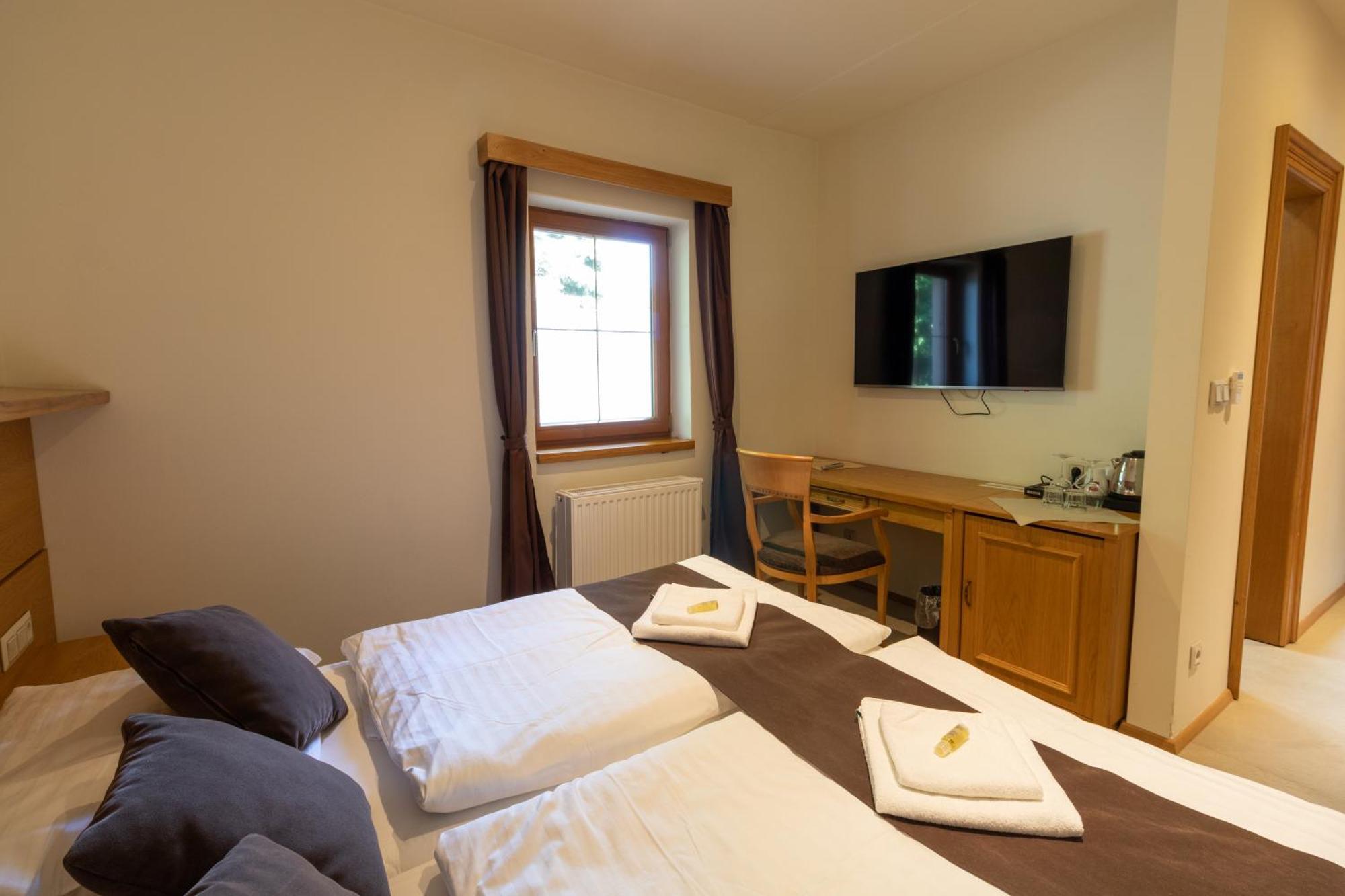 Hotel Resort Lovecka Basta Страконице Экстерьер фото