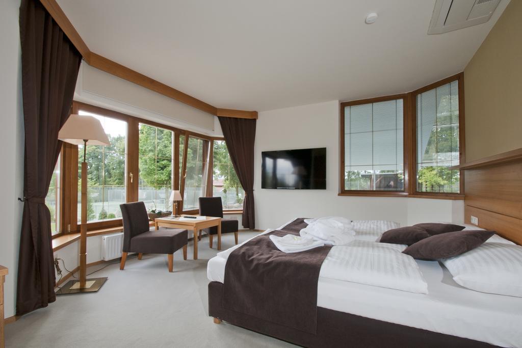 Hotel Resort Lovecka Basta Страконице Экстерьер фото